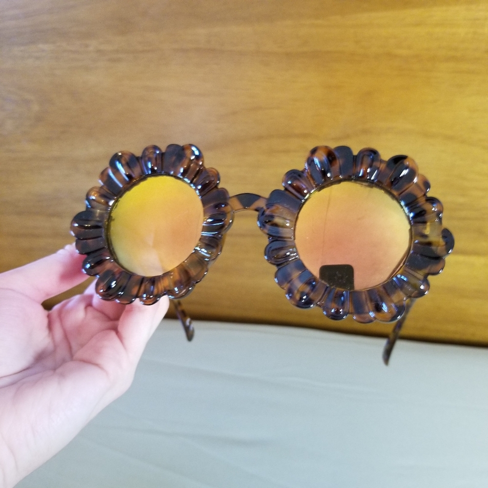 Foster Grant Flower Sunglasses